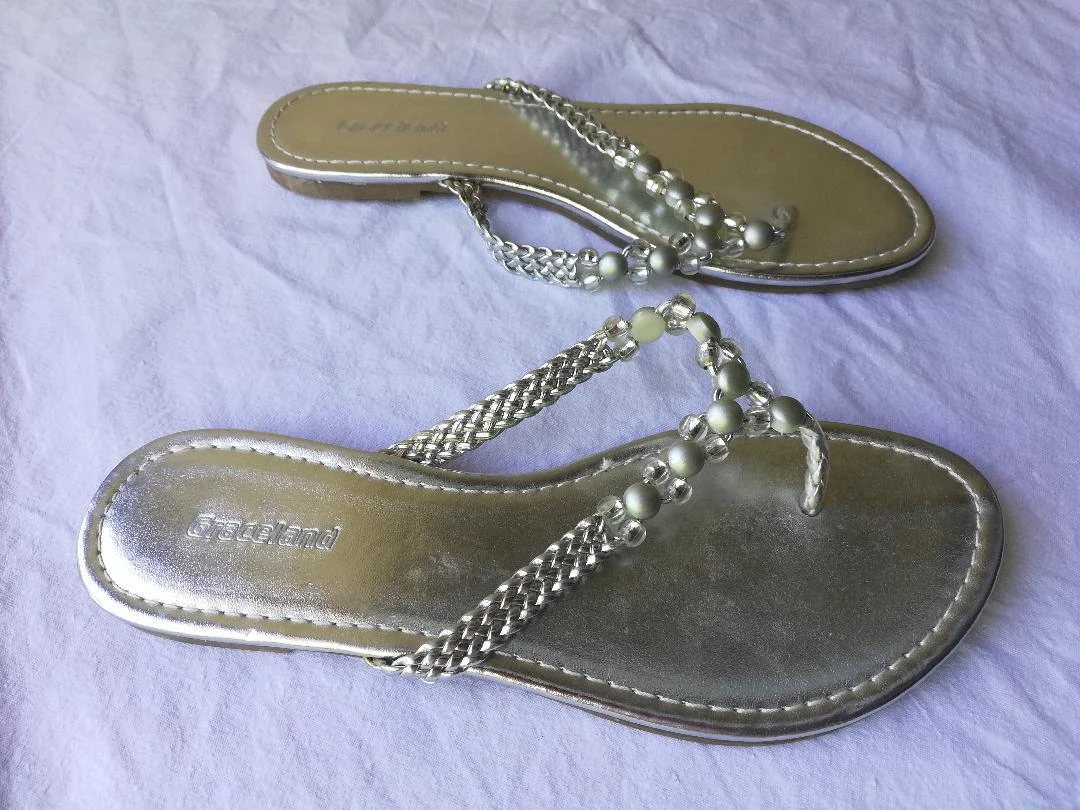 Sandalias entre dedos/Tongas plateadas con cuentas talla 38 - nuevas – photo 19